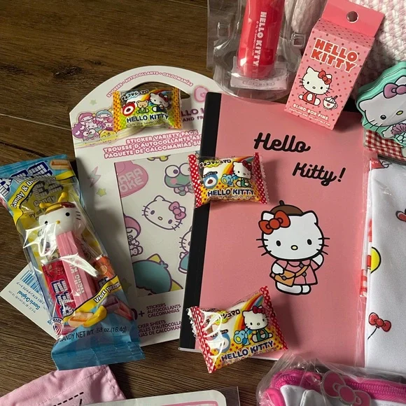 One Left! FREE SHIPPING (NWT) ULTIMATE HELLO KITTY GIFT BASKET!! - Picture 4 of 13